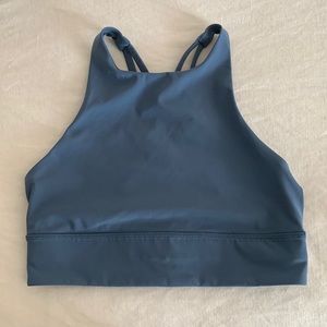 High neck sports bra
